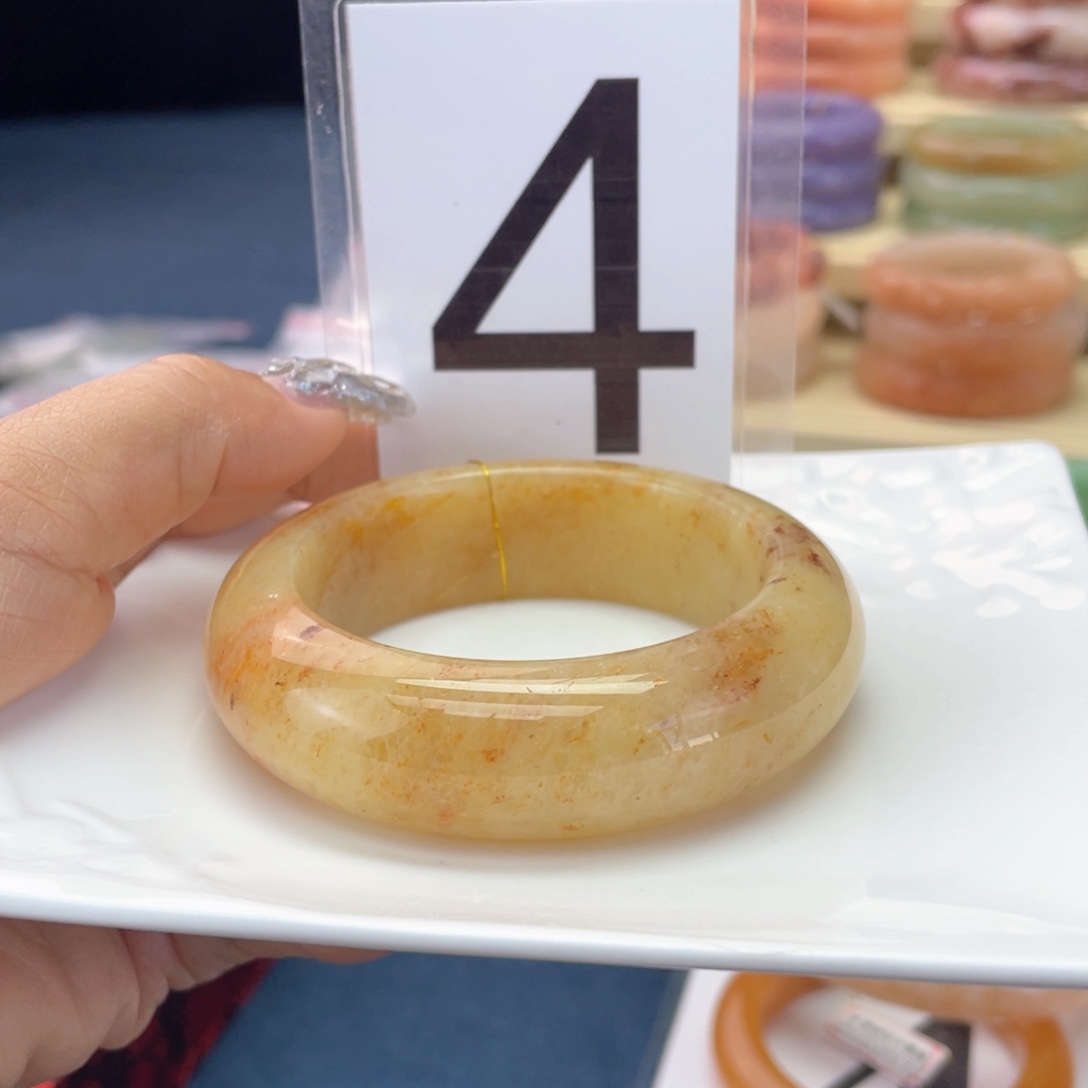 石英质玉未镶嵌手镯