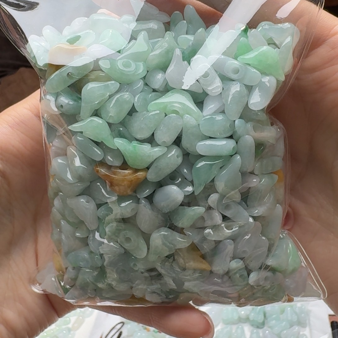 未镶嵌挂件翡翠福利10个，不包邮，拍邮费发货