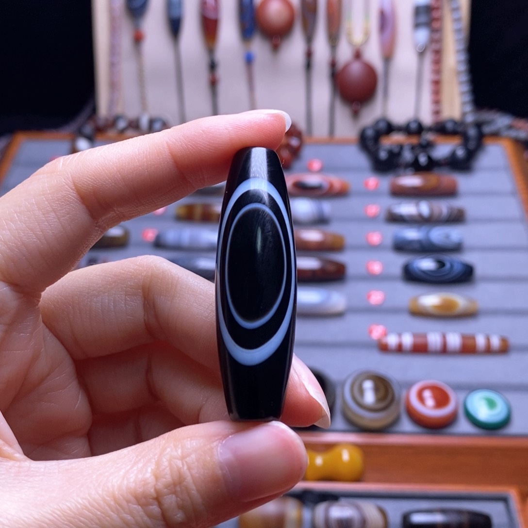 玛瑙/玉髓缠丝玛瑙未镶嵌用****0