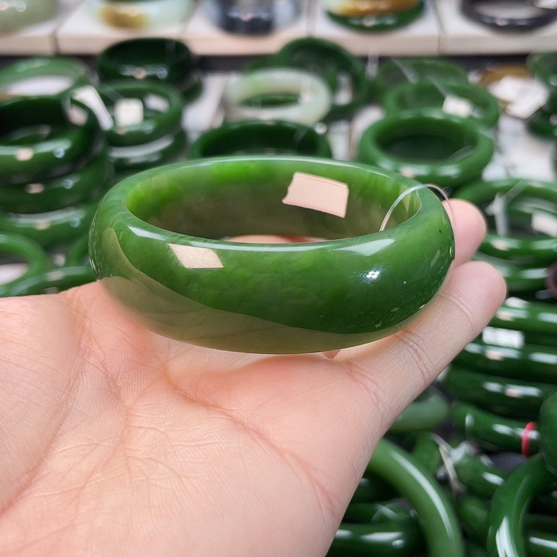 和田玉（碧玉）手镯未镶嵌