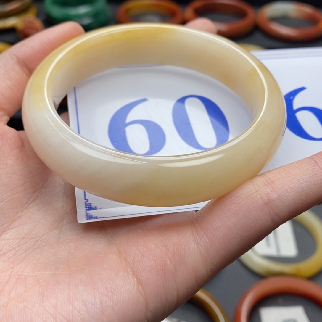 石英质玉（黄龙玉）手镯扣未镶嵌