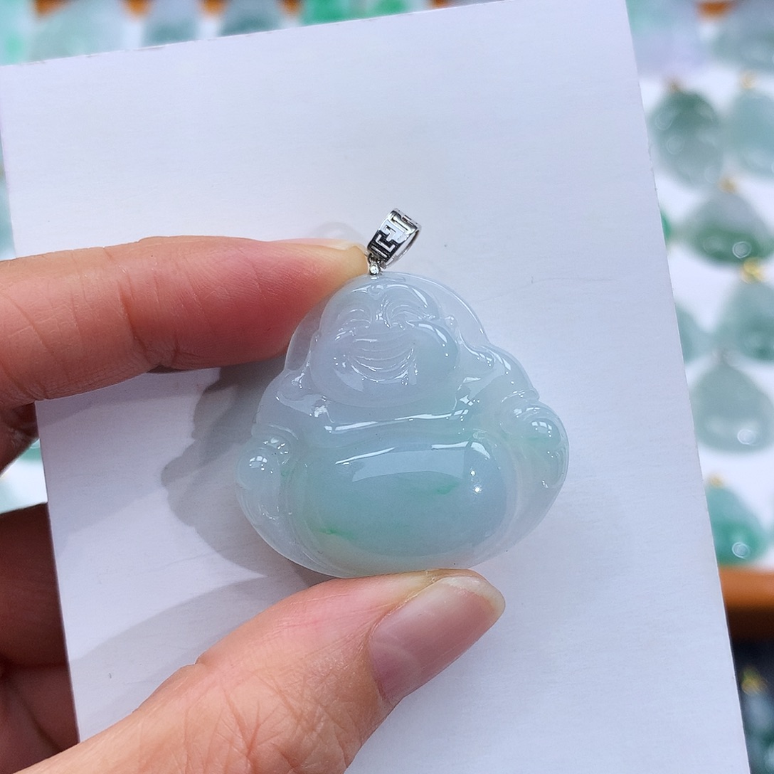 翡翠18K金镶嵌颈饰翡翠吊坠