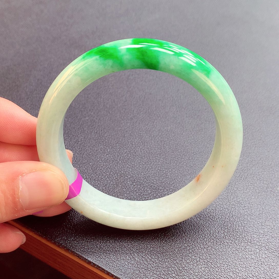 翡翠手镯未镶嵌缅甸翡翠