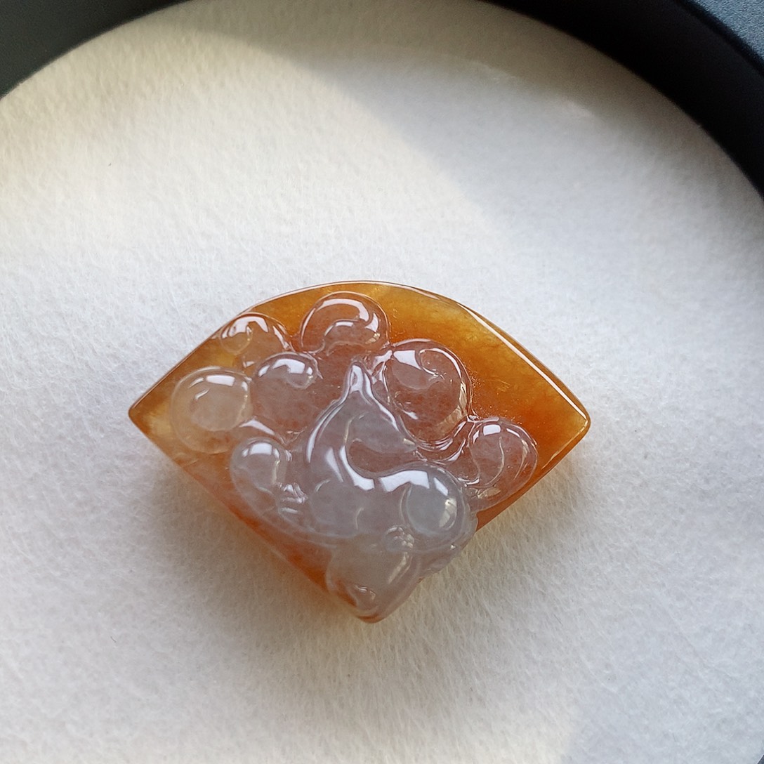 翡翠颈饰未镶嵌九尾