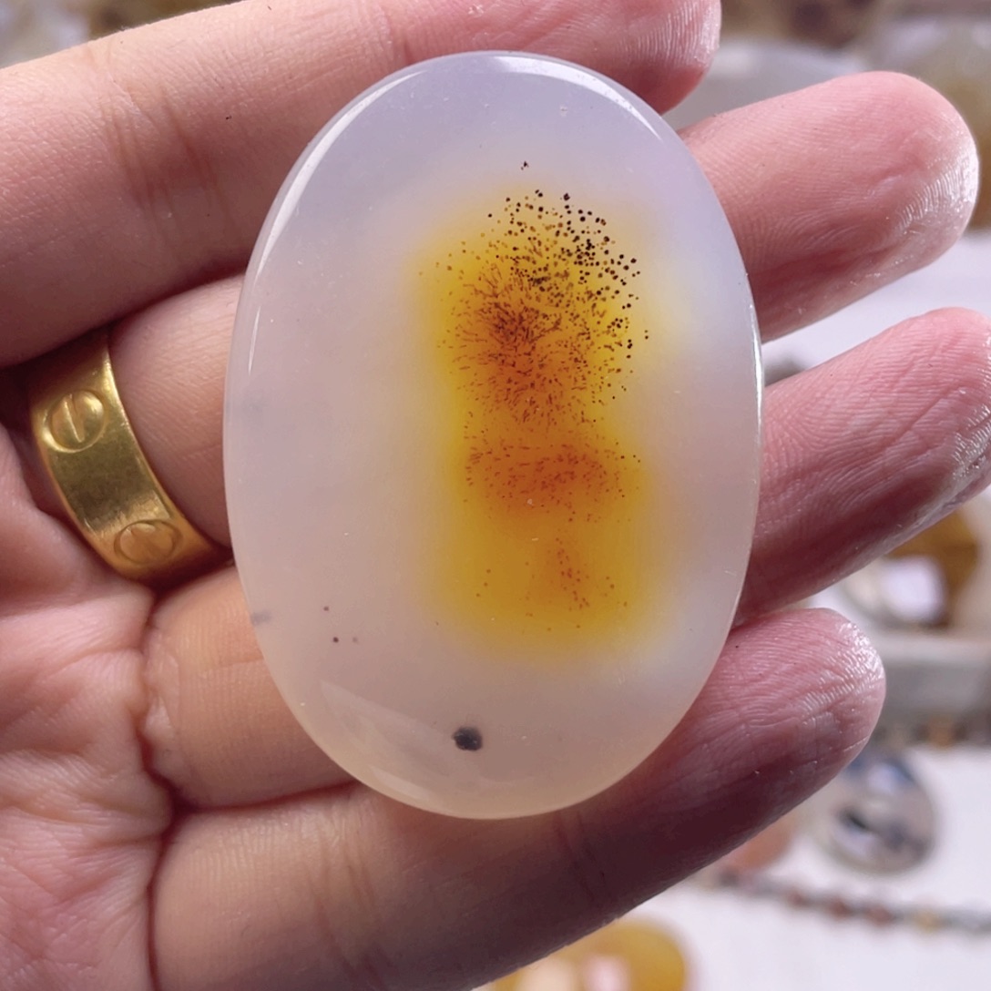 玛瑙/玉髓未镶嵌珠宝奇石