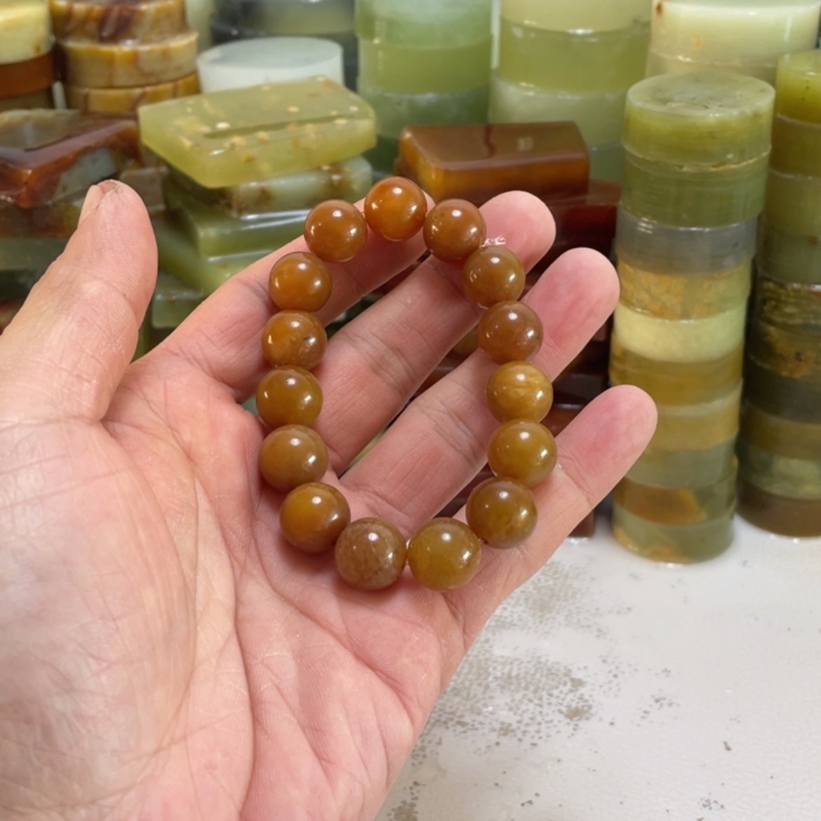 【闪购商品】未镶嵌蛇纹石玉珠宝半成品