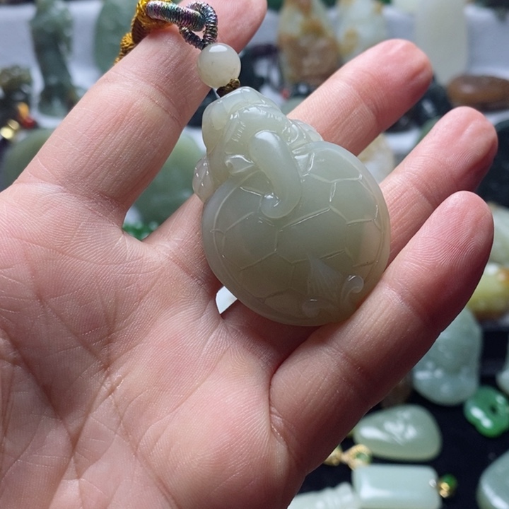 和田玉吊坠未镶嵌