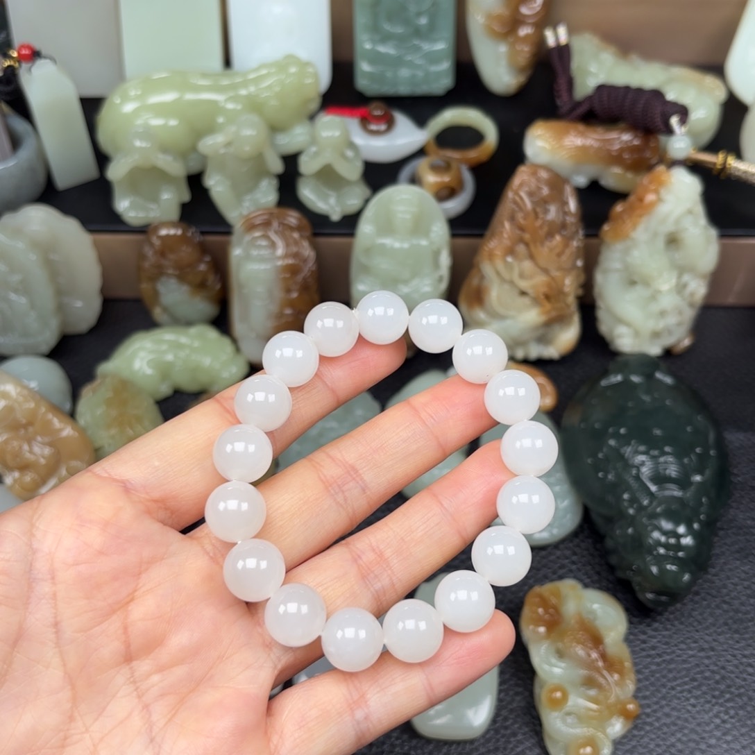 颈饰未镶嵌和田玉