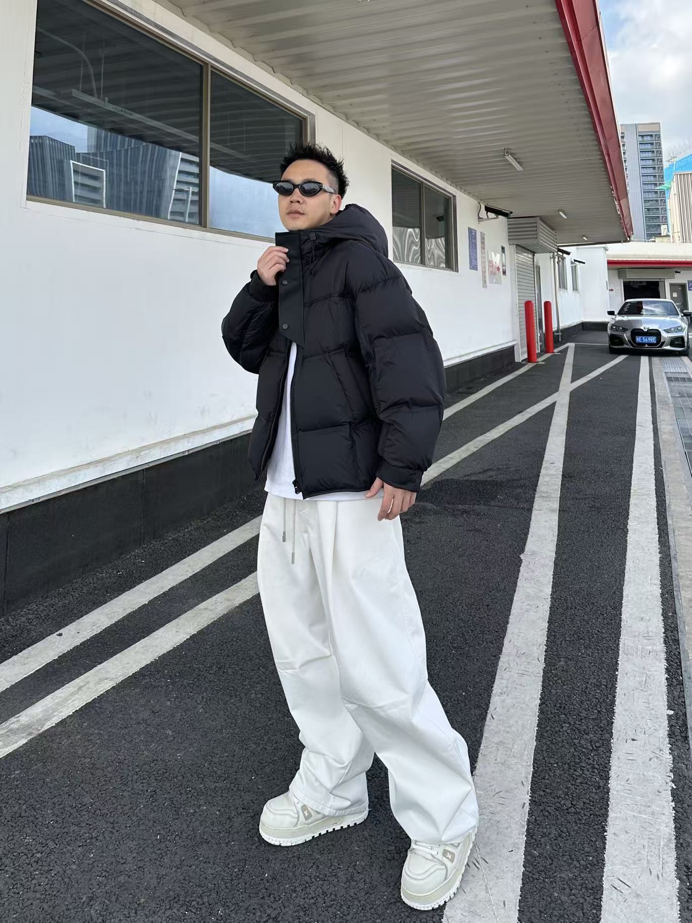 25冬季新款连帽宽松韩版90绒防风保暖男女款羽绒服8258