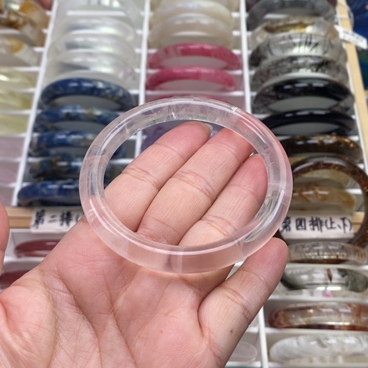 水晶手镯未镶嵌透体莫粉55.6