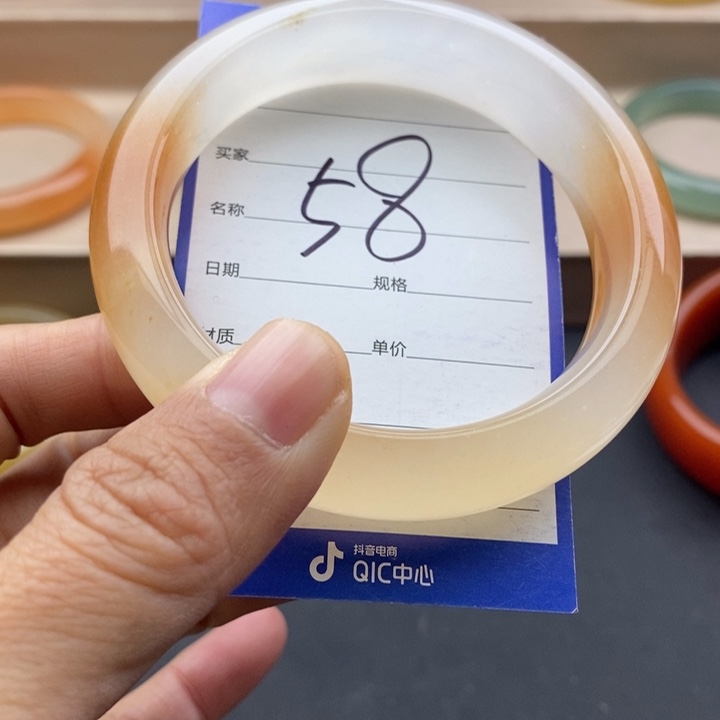 石英质玉未镶嵌手镯