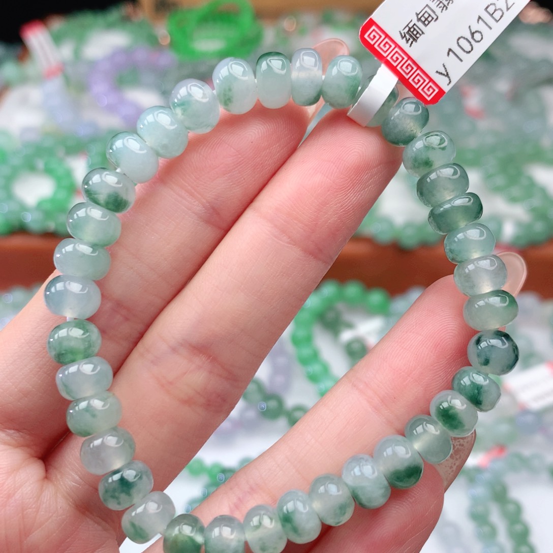 翡翠手链未镶嵌翡翠