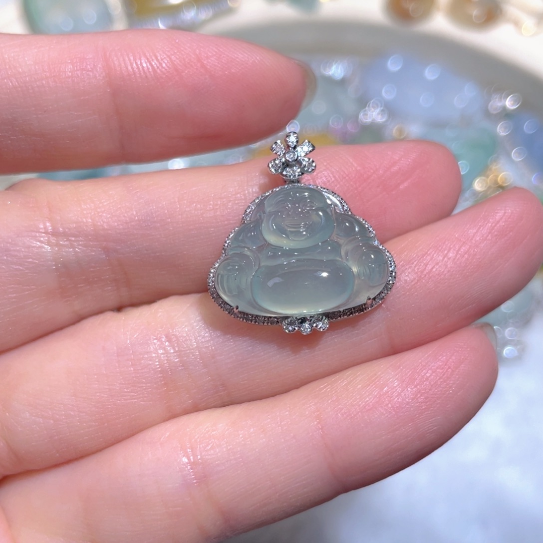 翡翠颈饰18K金镶嵌翡翠