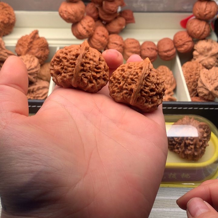 文玩核桃吊坠侧脸2700天残脚