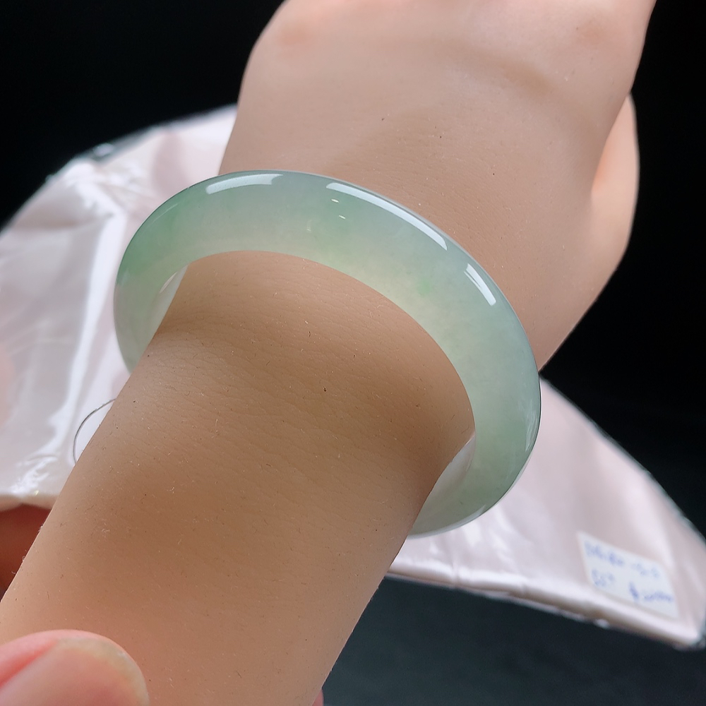 53圈缅甸天然A货翡翠玉手镯冰透绿色浅绿女款女士少女飘绿翡翠色