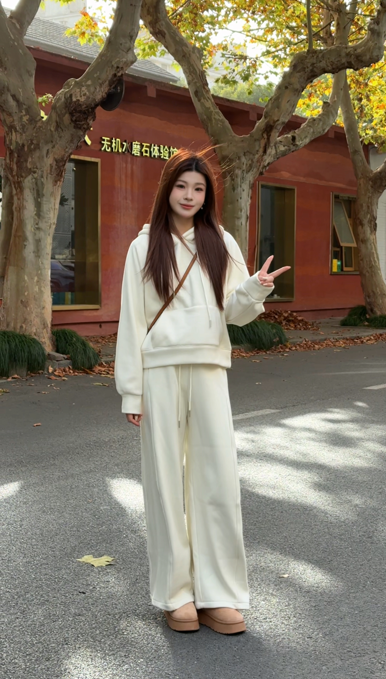 《YUKI》新款韩系加绒加厚连帽时尚气质休闲极简显瘦运动卫衣套装女