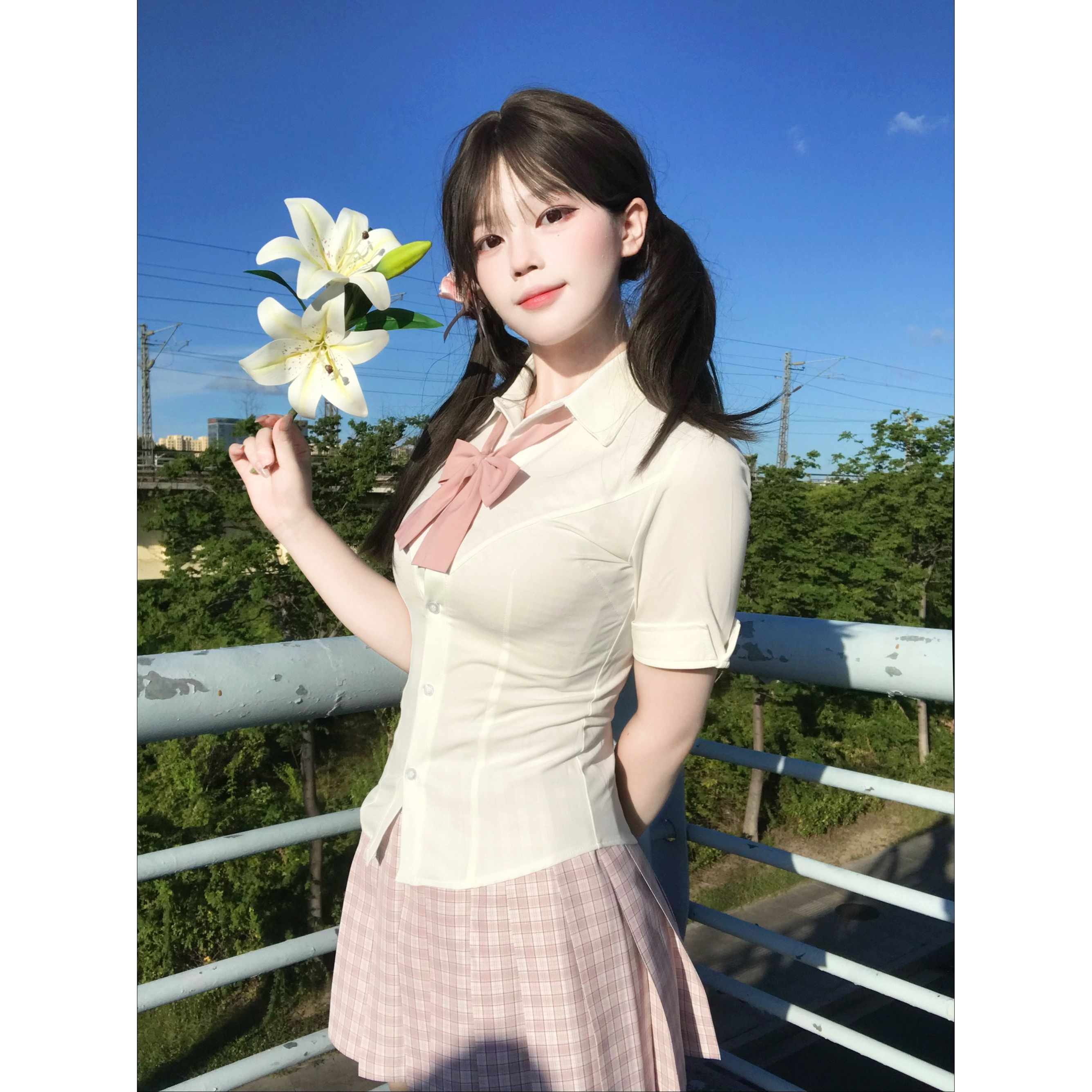 咪琦兔JK【收腰衬衫】V领纯欲风春夏季修身显瘦学院风日系百搭