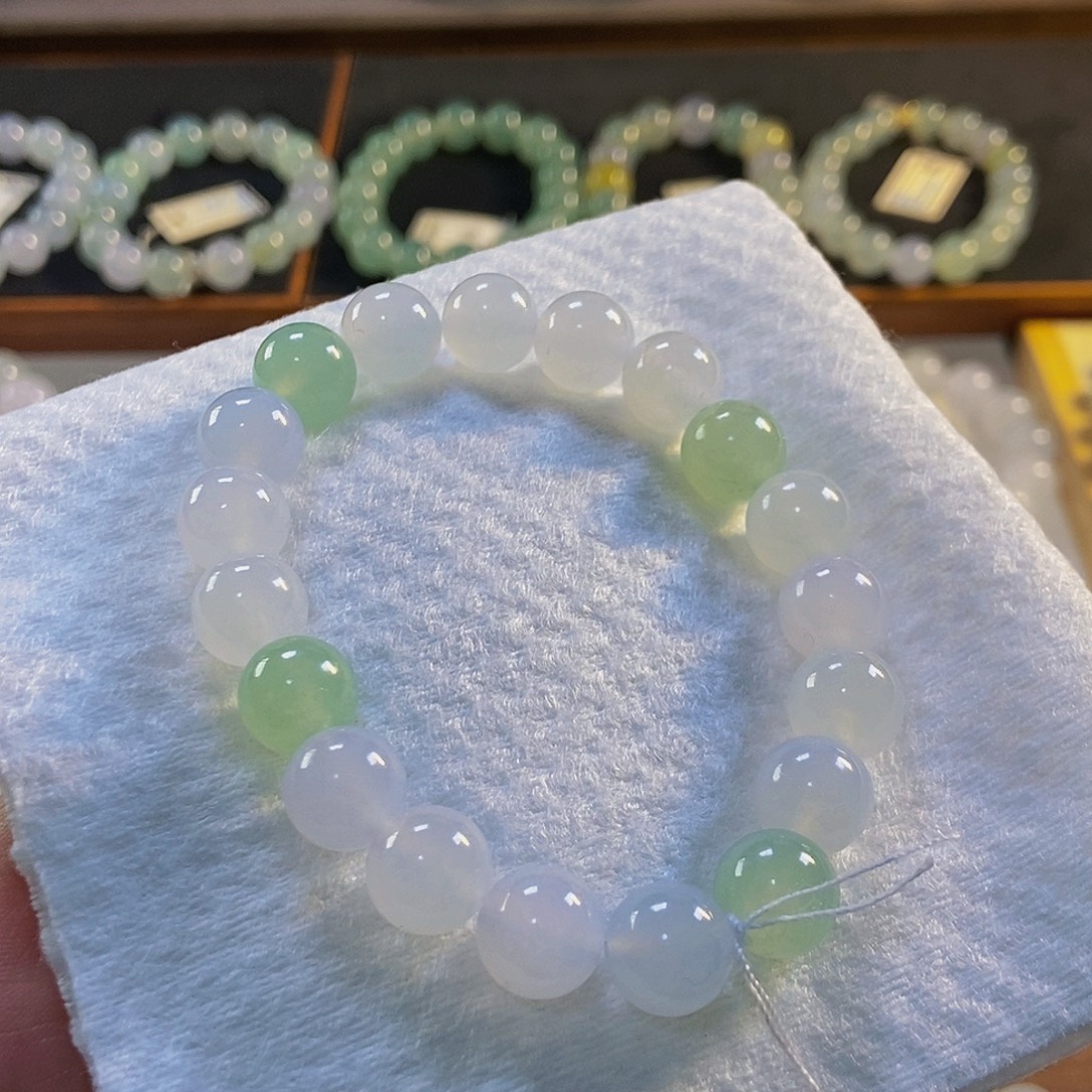 定制翡翠未镶嵌翡翠手串卡10