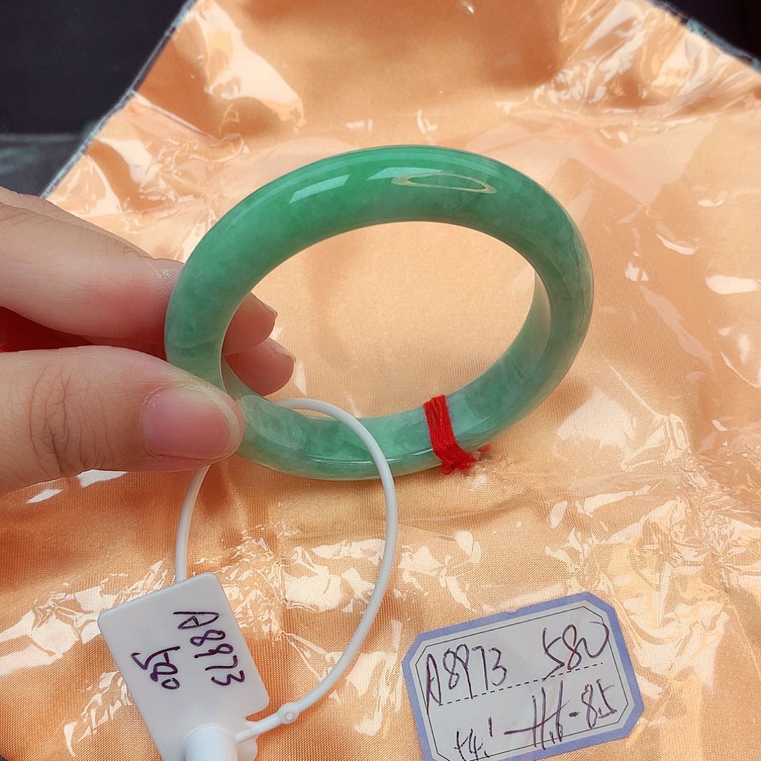 翡翠未镶嵌手镯缅甸翡翠