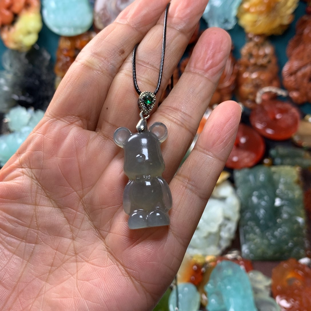 蛇纹石玉挂坠未镶嵌