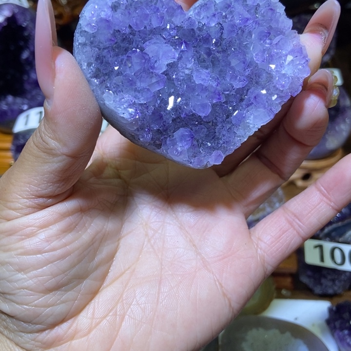 紫晶未镶嵌大型摆件（非配饰）