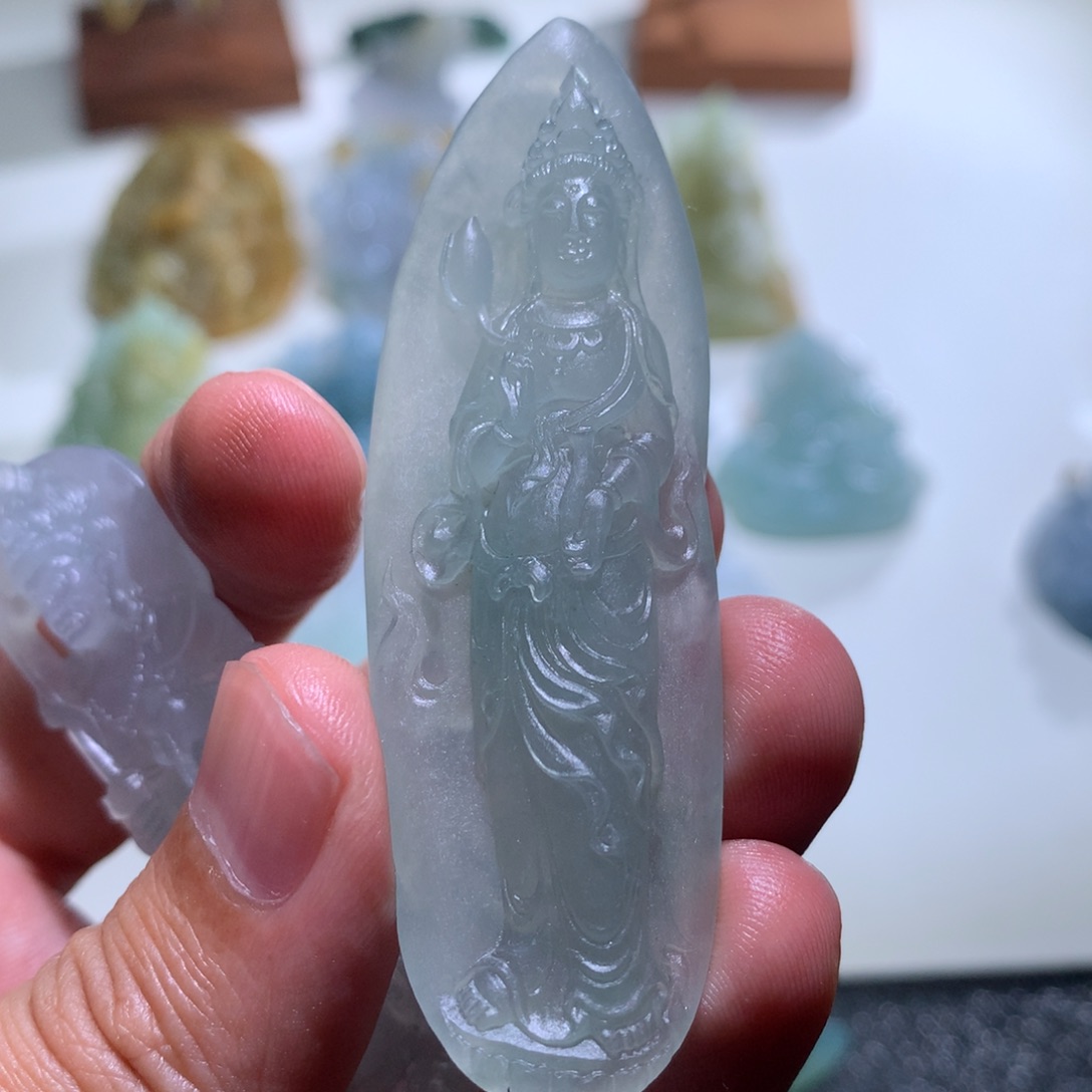 翡翠未镶嵌颈饰挂件