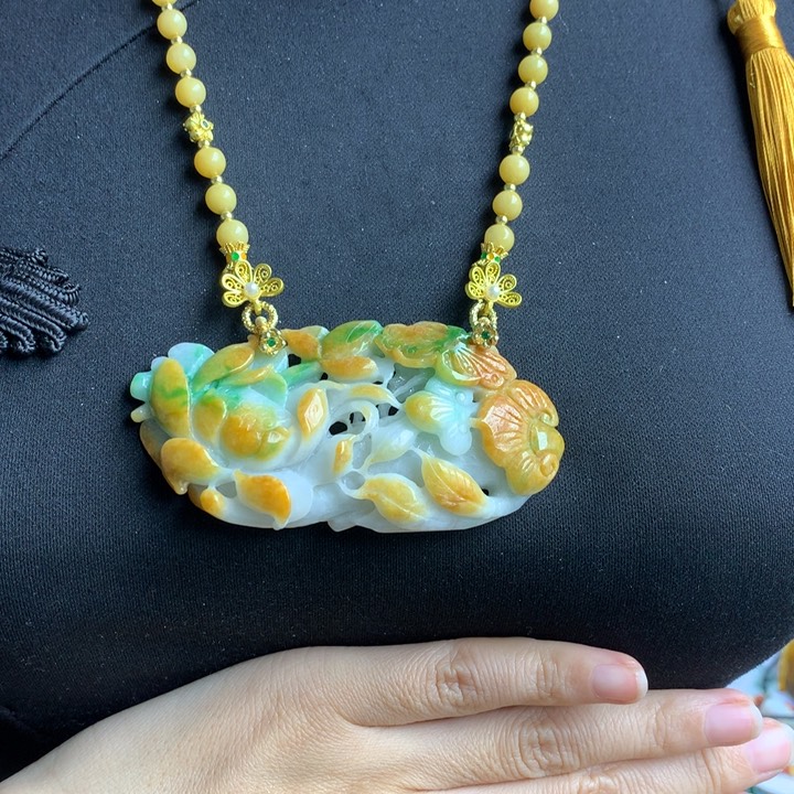 翡翠颈饰未镶嵌翡翠