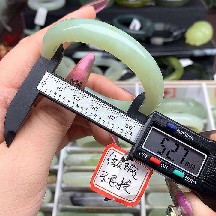 蛇纹石玉手镯未镶嵌528