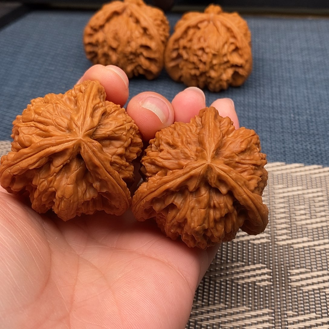 无***双文玩核桃吊坠三棱