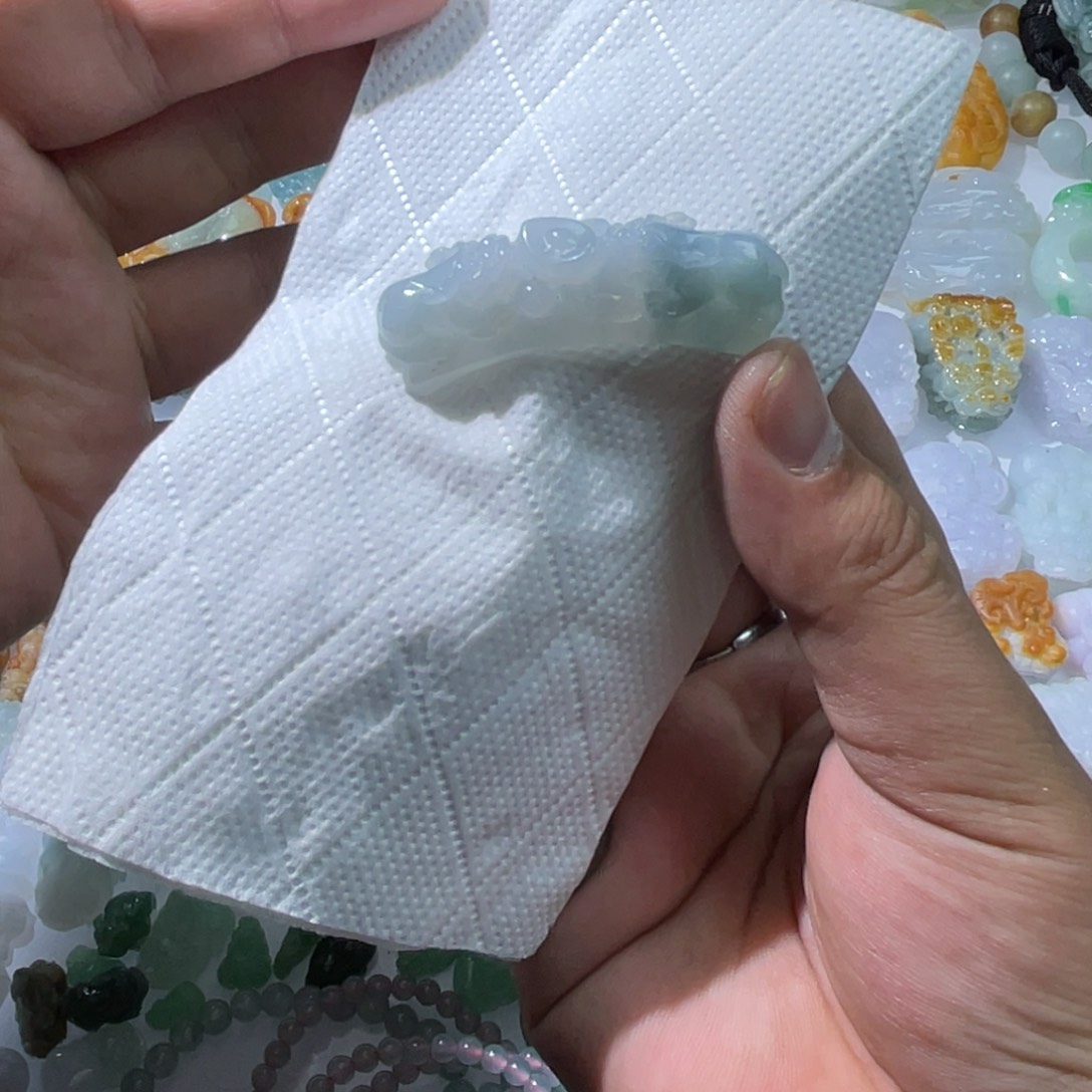 翡翠颈饰未镶嵌天然