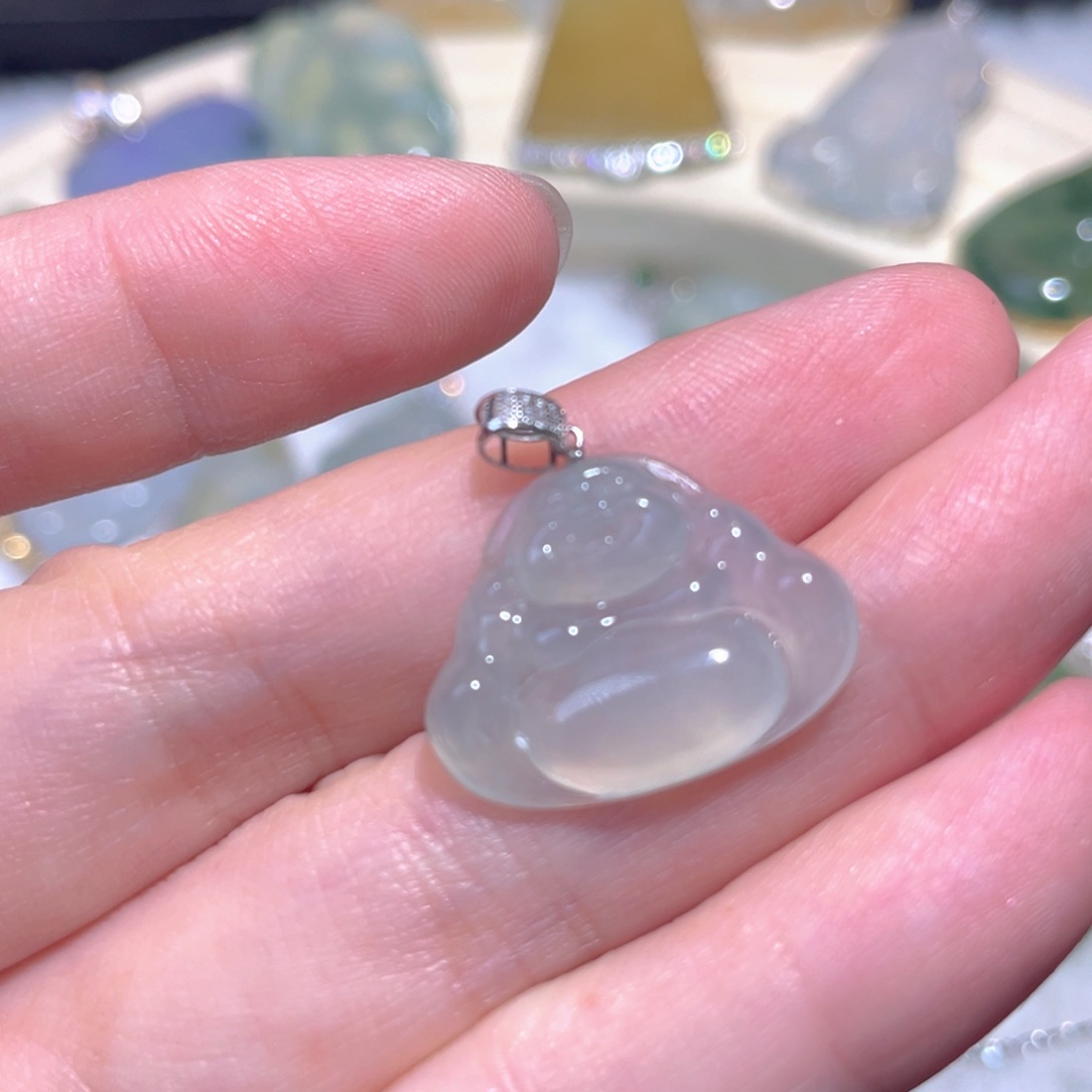 翡翠18K金镶嵌颈饰翡翠