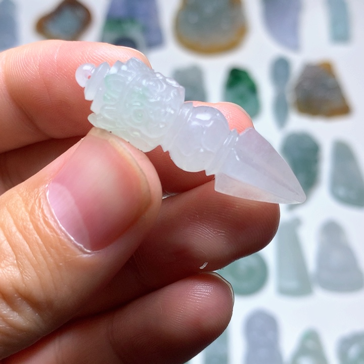 未镶嵌定制翡翠沟**坳定制翡翠