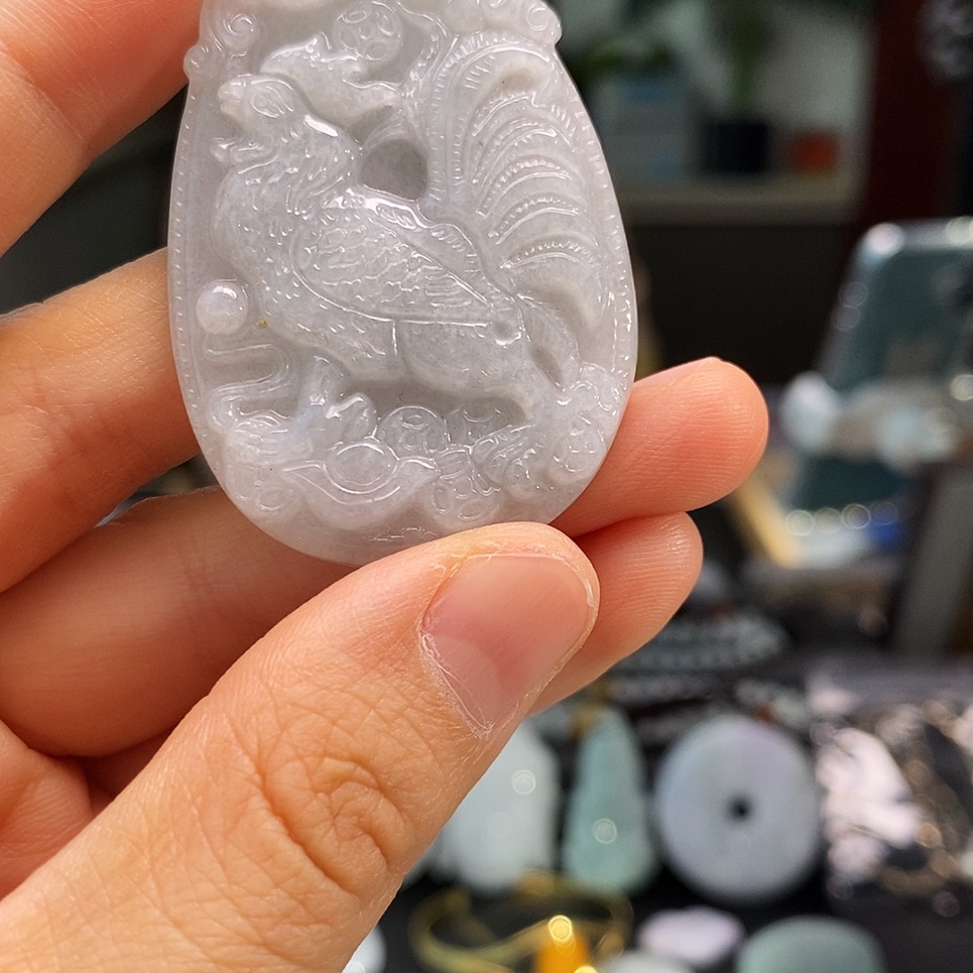 翡翠未镶嵌颈饰鸡