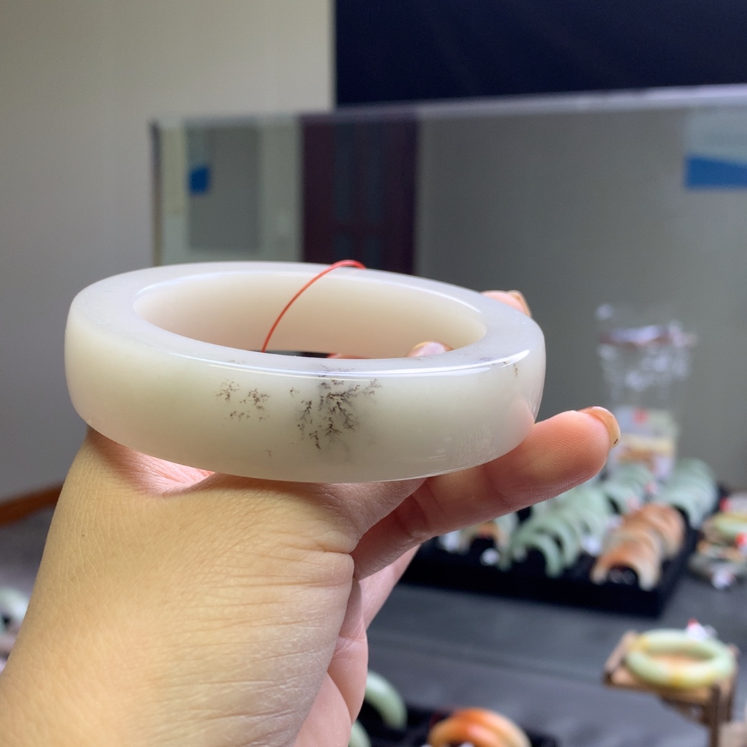 石英质玉未镶嵌手镯