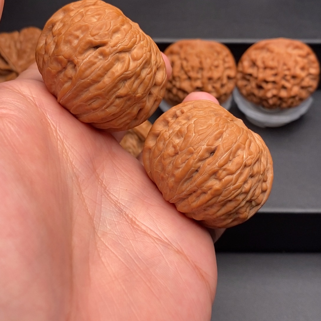 文玩核桃吊坠40*40铁锤妹妹