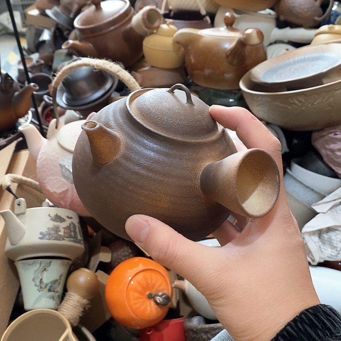 瓷片荷花绽放了我去海边了