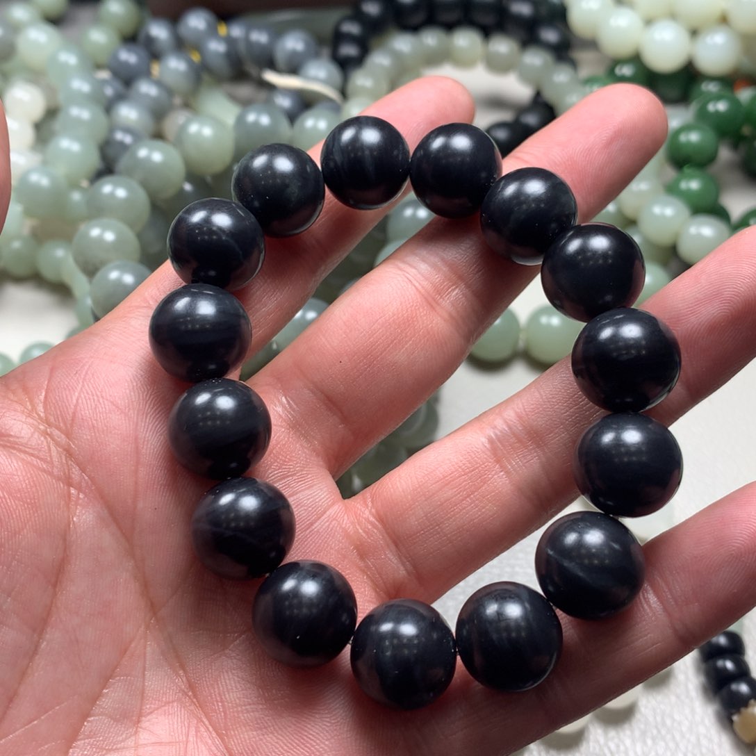 未镶嵌和田玉手链