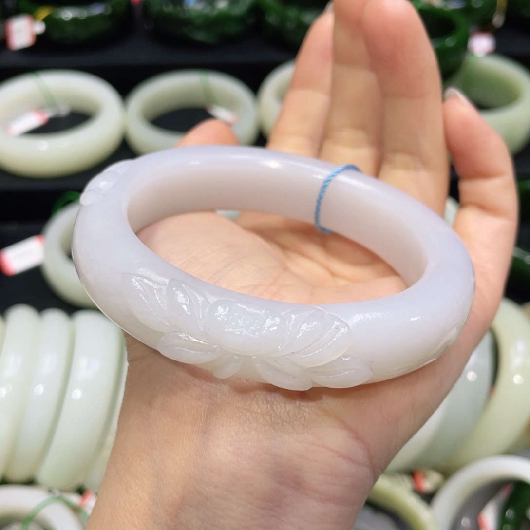 未镶嵌手镯和田玉60