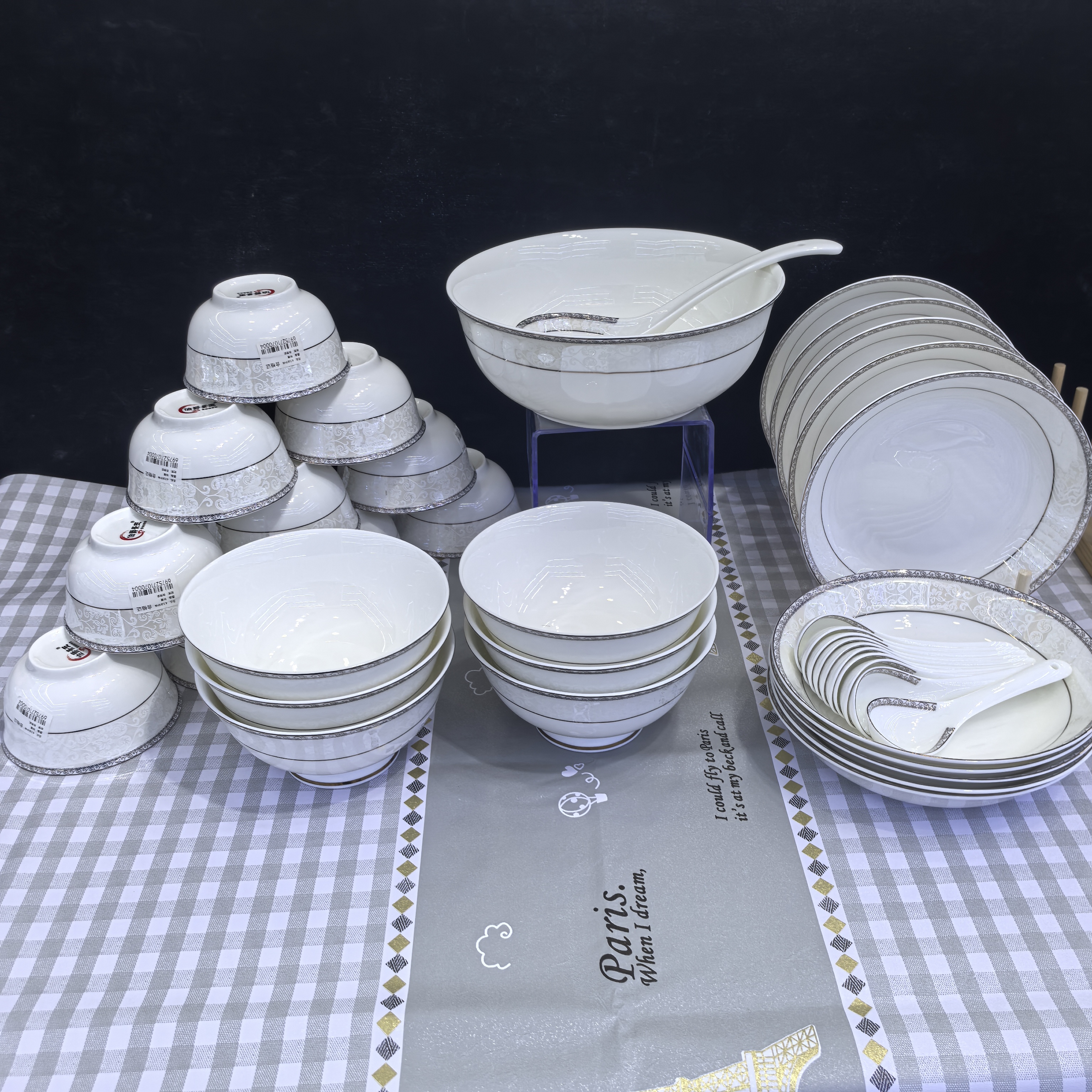 玲珑白瓷吃饭38件套骨瓷陶瓷餐具十人套装中式碗盘家用碗碟