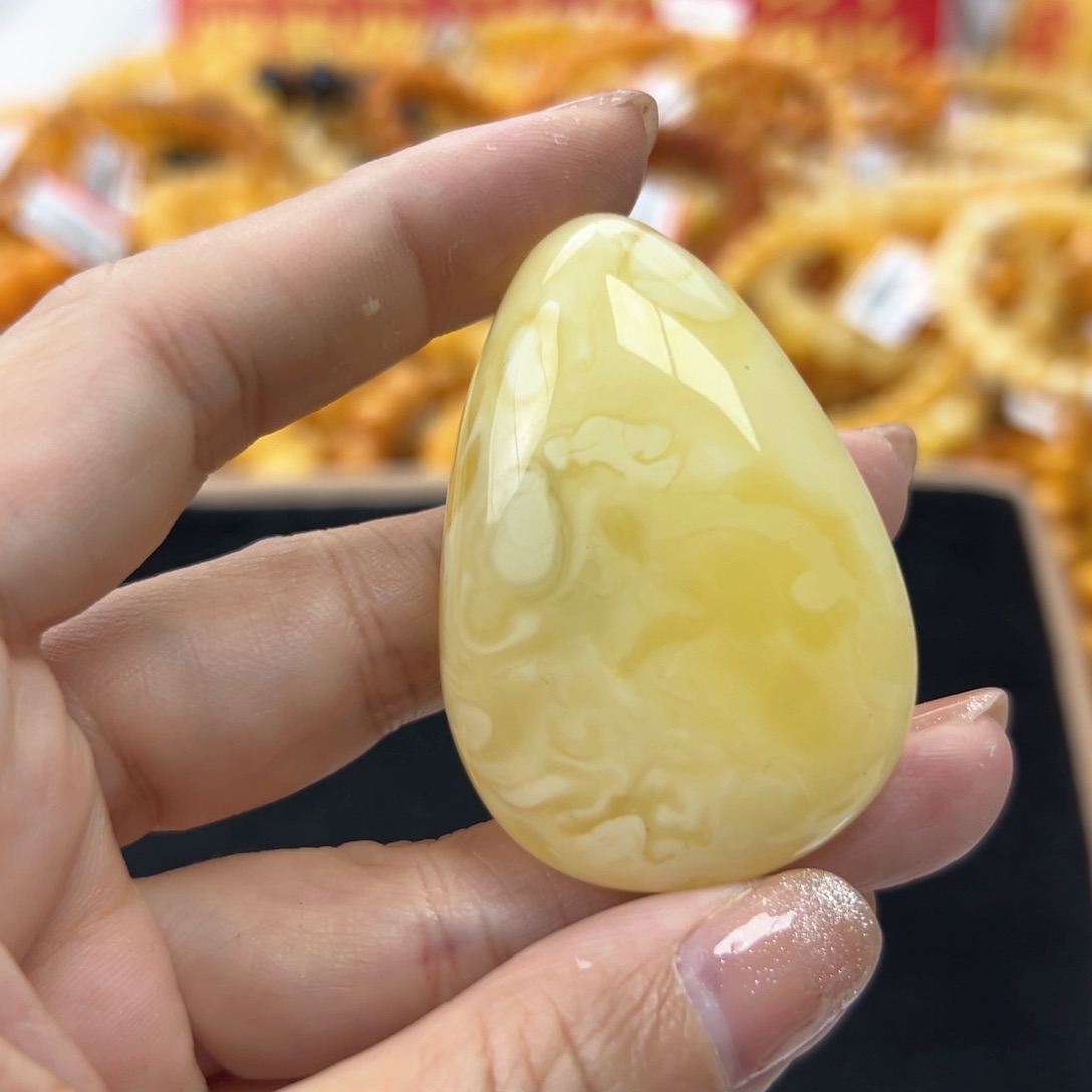 琥珀珠宝奇石未镶嵌