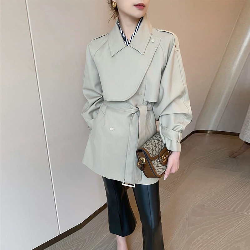 小众风衣外套女2025春秋新款设计感斗篷小个子短款气质斗篷式大衣