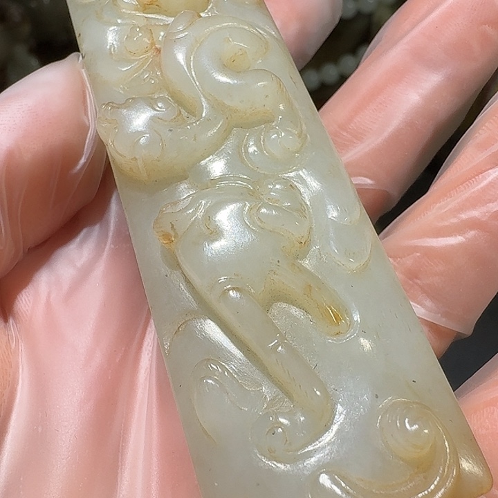 腾***飞和田玉未镶嵌颈饰