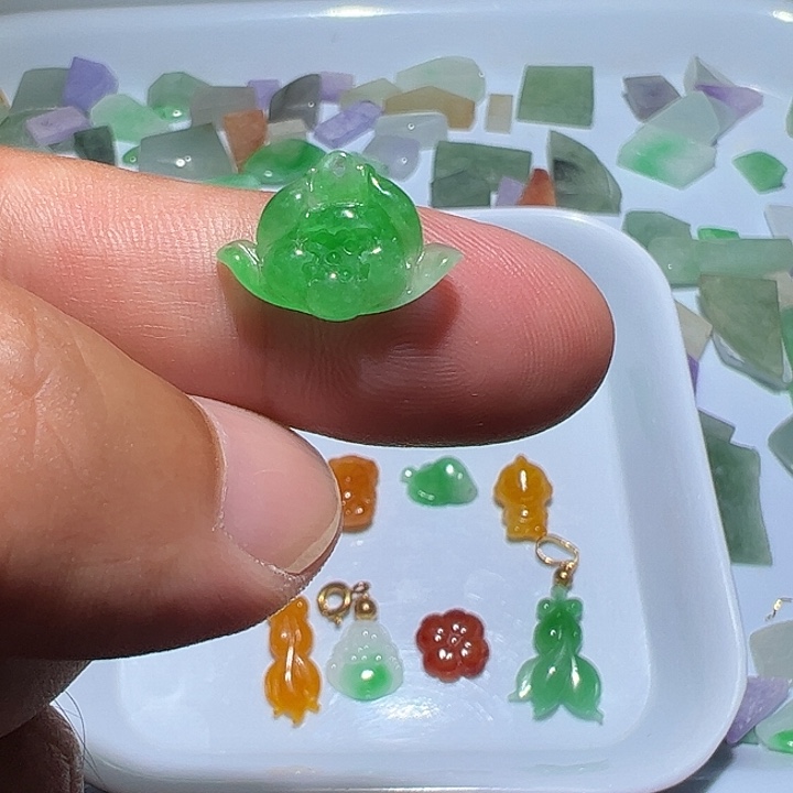 陈***莉颈饰未镶嵌翡翠无镶嵌005