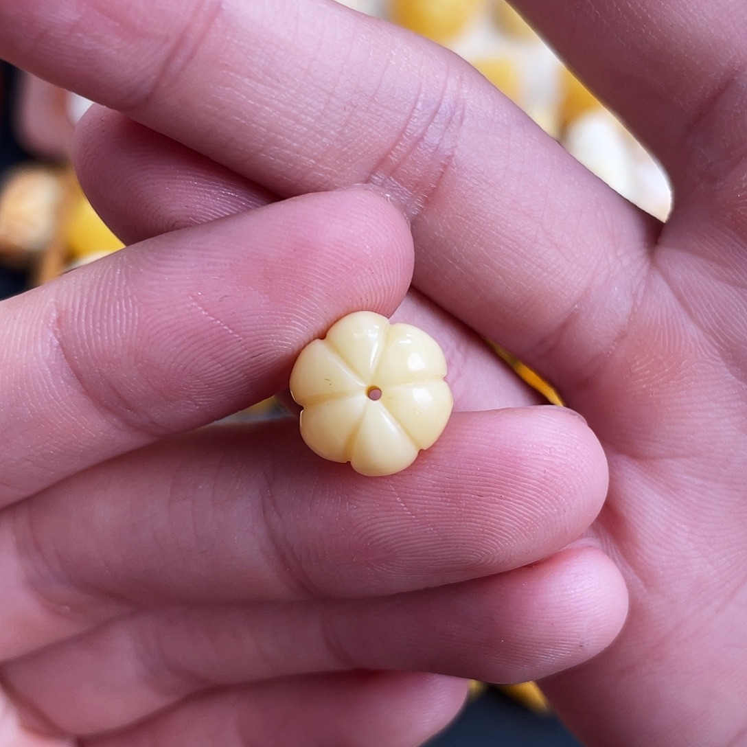 车***信琥珀未镶嵌珠宝奇石