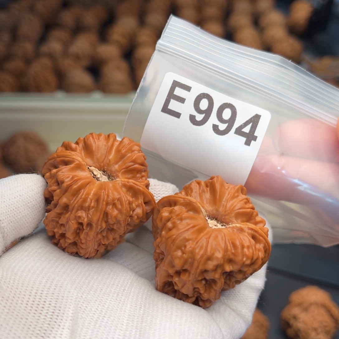 小***多文玩核桃手串E994凹底40