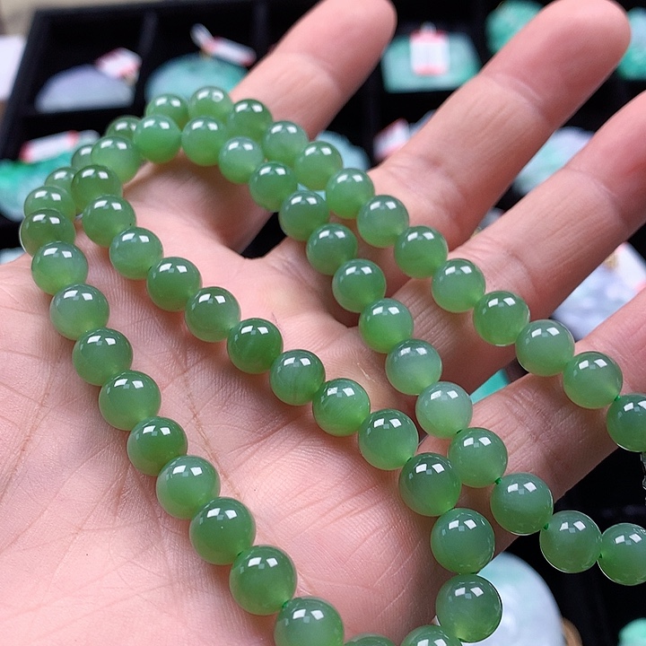 颈饰未镶嵌和田玉（糖玉）