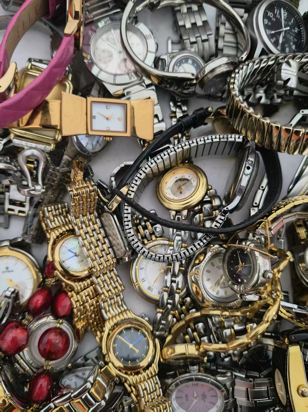 瑕疵石英表包含表头表链表壳以直播间为准