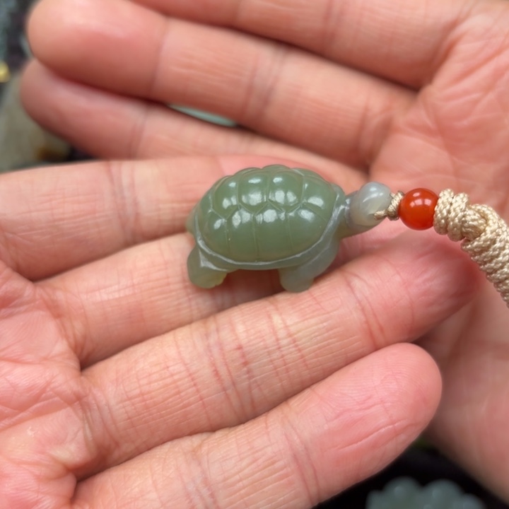 和田玉吊坠未镶嵌