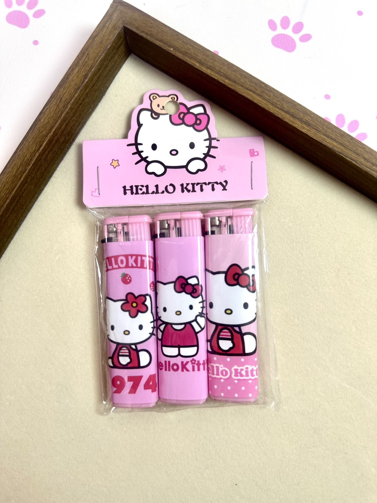 很好看的粉色HelloKitty打火机套装防风女生粉焰送礼物个性推荐