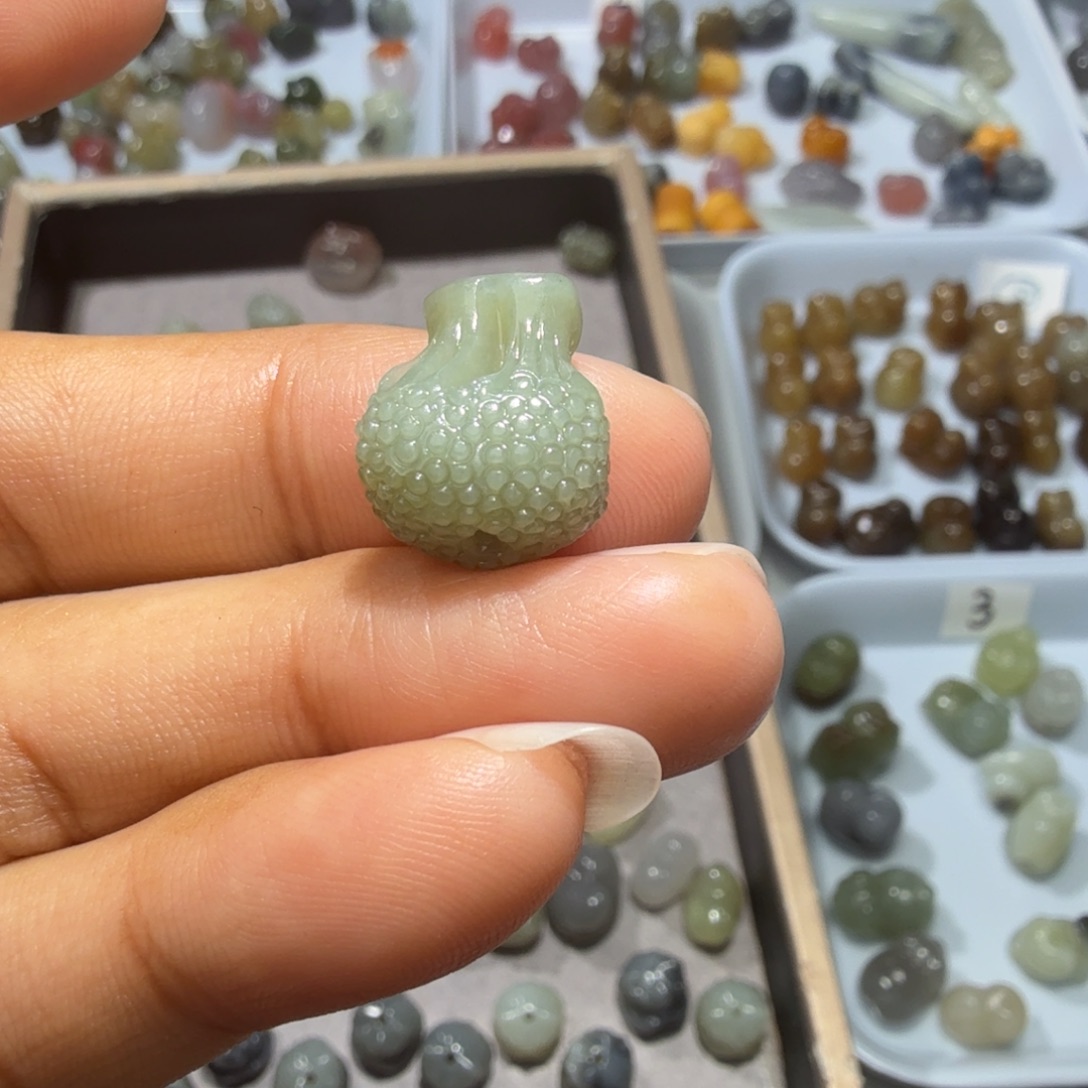 和田玉未镶嵌珠宝奇石